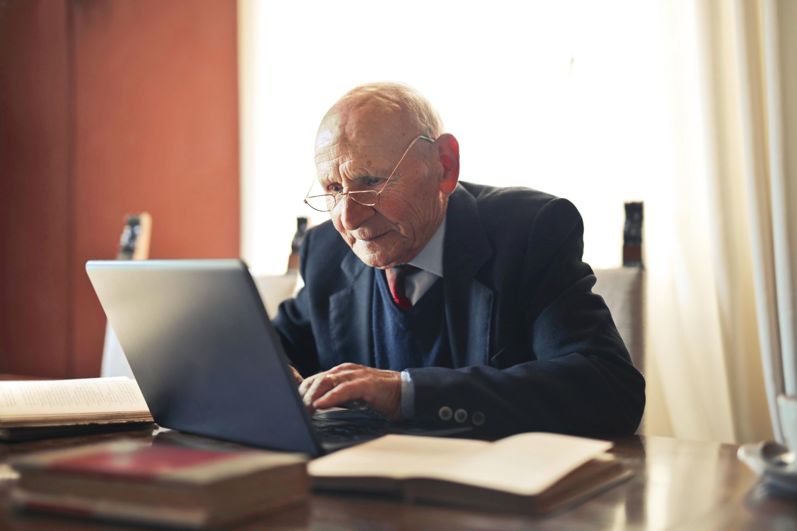11 Resources for Living Independently as a Senior